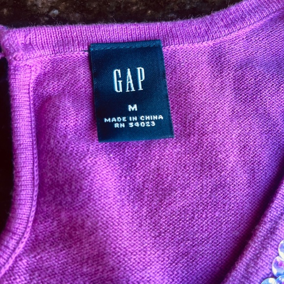 GAP Fuschia Women's Cardigan/Shell Sweater Set with Sparkling Accents NWOT - Picture 3 of 11